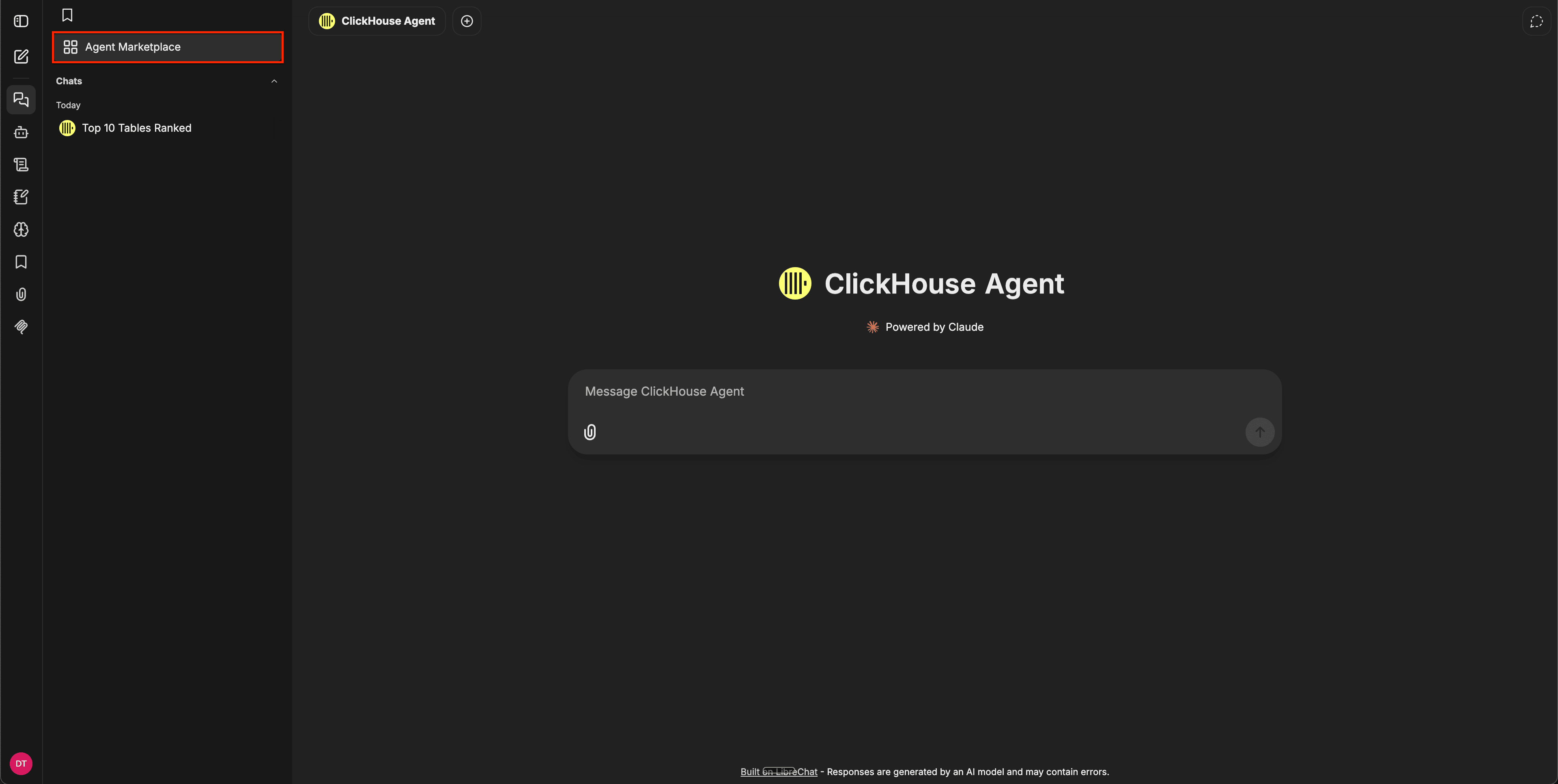 Interface de chat avec l’option Agent Marketplace mise en évidence dans la barre latérale de gauche