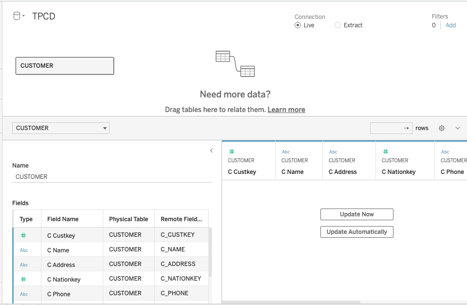 مصنف Tableau مع سحب جدول CUSTOMER إلى اللوحة وعرض رؤوس الأعمدة من دون بيانات